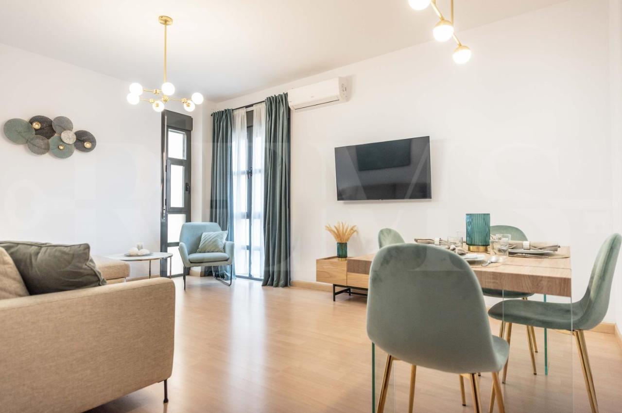 Inviting Apartment In The Heart Of Malaga By Rems Exterior photo